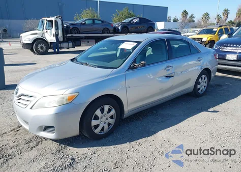 2011 Toyota Camry Le z USA, uszkodzony, nr VIN 4T1BF3EK0BU647718